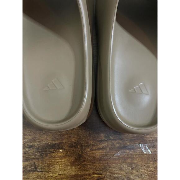 Men’s Size 11 Adidas Yeezy Earth Brown slide - Picture 4 of 7